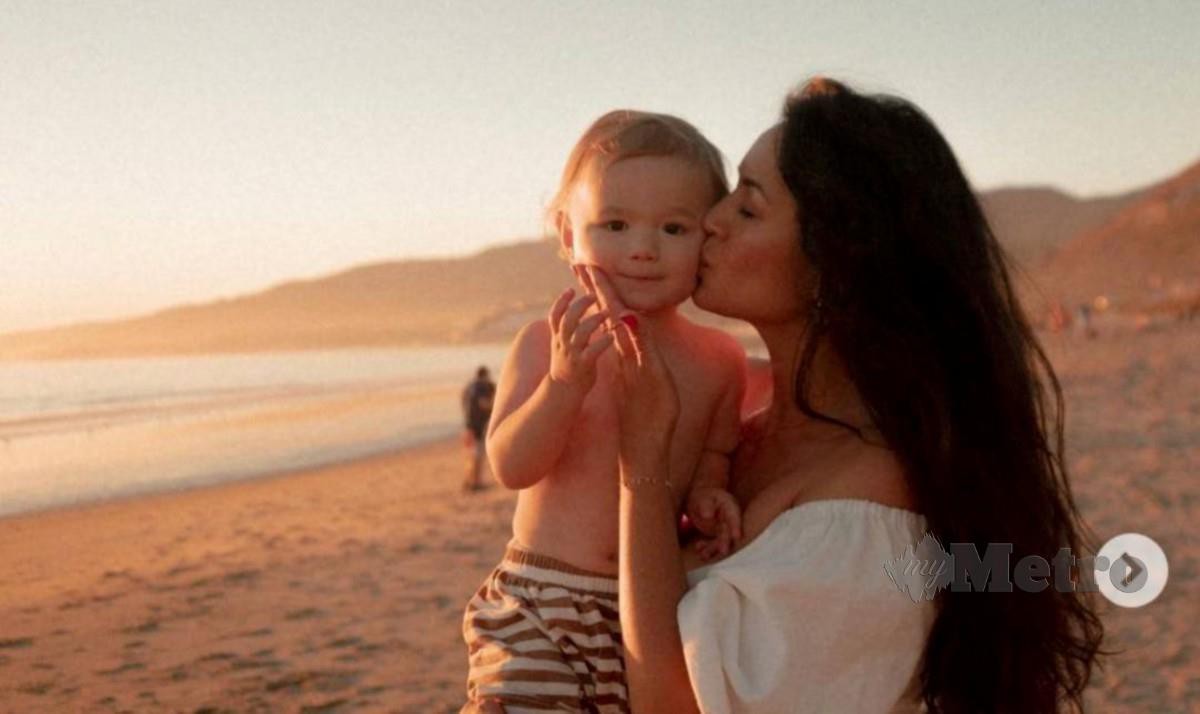 BIANCA Cheah bersama anaknya, Oliver. FOTO Instagram