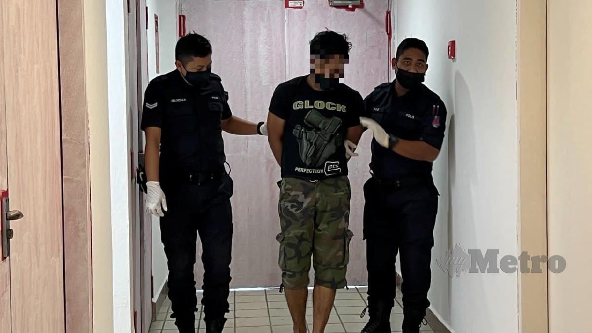 Tertuduh berusia 27 tahun dijatuhi hukuman penjara 14 bulan  di Mahkamah Majistret Kuala Terengganu kerana melakukan kelucahan melampau terhadap ibu saudaranya. FOTO Zatul Iffah Zolkiply