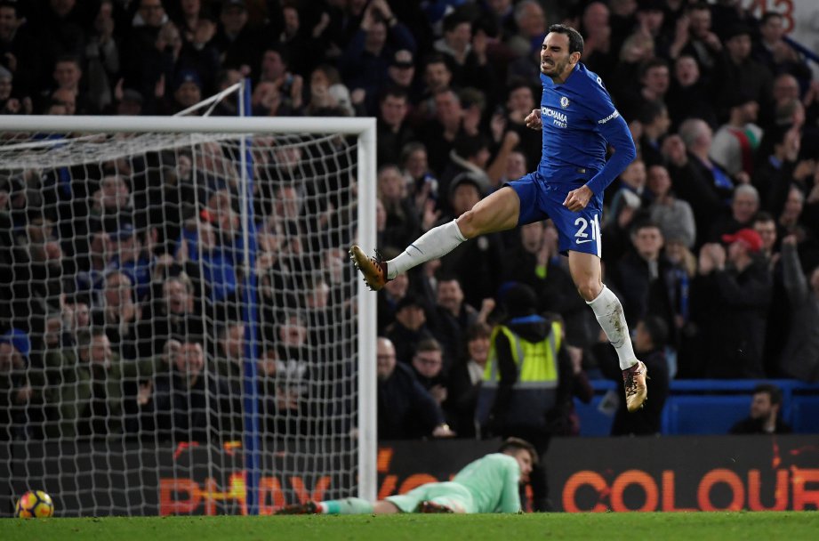ZAPPACOSTA menjaringkan gol kelima Chelsea. FOTO/REUTERS   