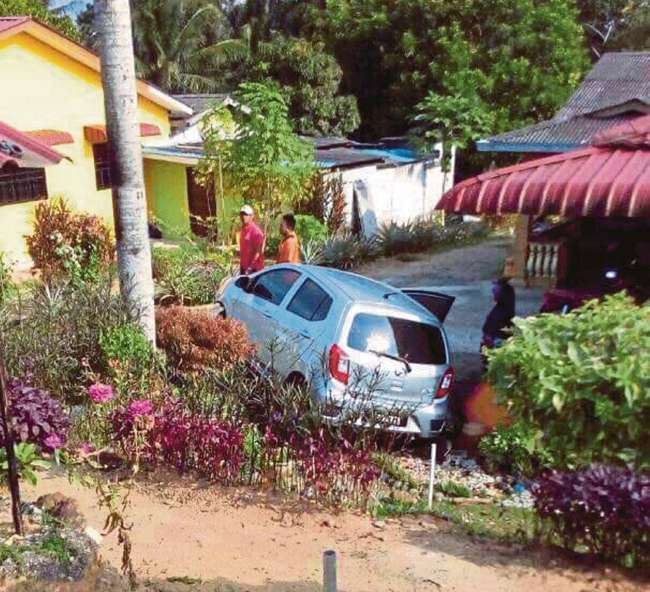 KERETA  dipandu jururawat terbabas yang menjadi tular di media sosial.