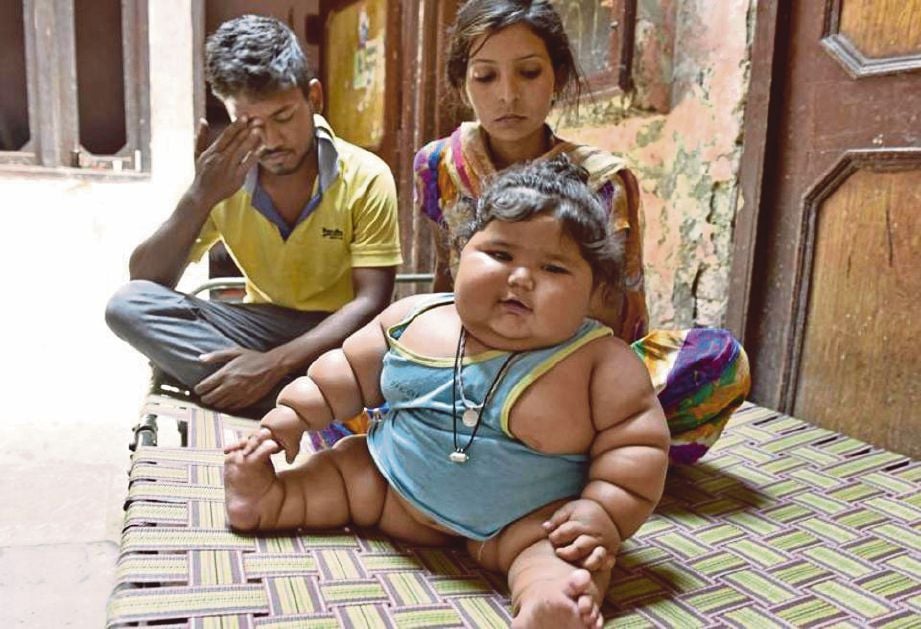 IBU bapa Chahat kini bimbang dengan berat badan bayi itu yang berlebihan. - Hindustan Times