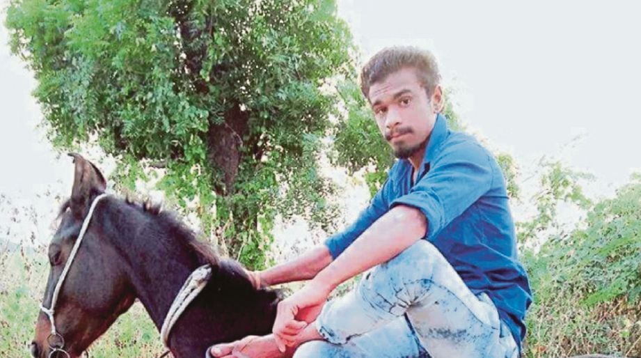 Pradeep bersama kudanya. - Twitter