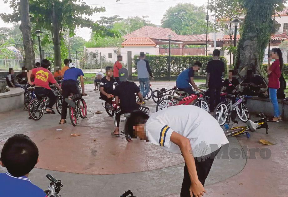 LEBIH 30 basikal lajak transit di Taman Tasik Ampang Hilir pada hujung minggu. FOTO Khairul Najib Asarulah Khan 