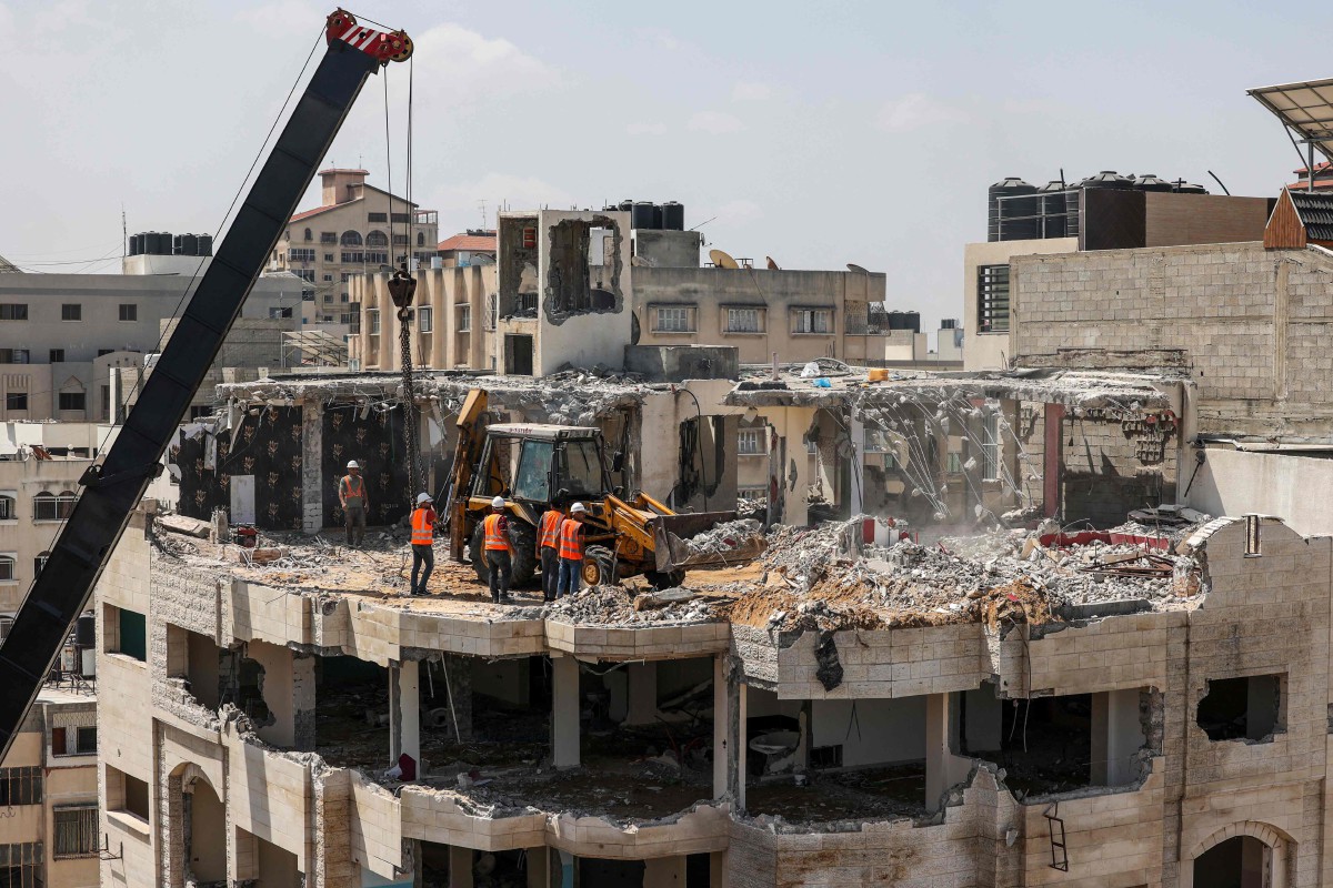 ANTARA bangunan yang musnah akibat serangan rejim zionis Israel di Semenanjung Gaza. FOTO AFP 