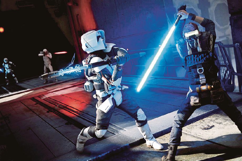 PEDANG cahaya atau Light Saber menjadi daya penarik utama buat pemain Star Wars Jedi: Fallen Order kerana boleh merasai sendiri keupayaan senjata itu.