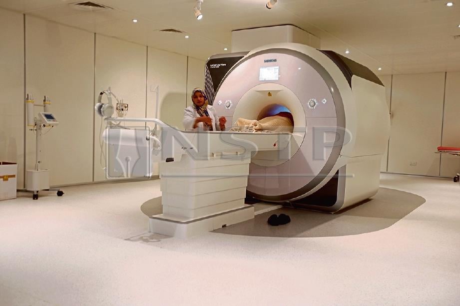 MESIN terbaru MRI milik Pusat Penyelidikan MRI Universiti Malaya. FOTO/SUPIAN AHMAD