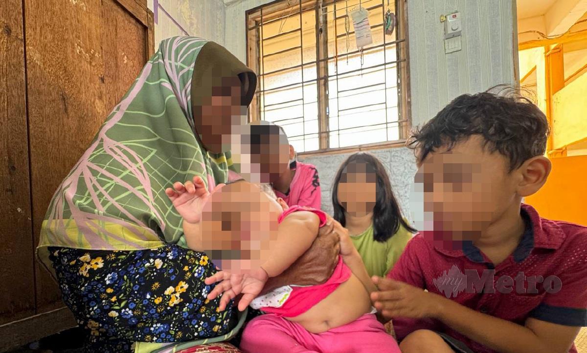 Nenek menjaga empat cucu yang ditinggalkan ibu kandung mereka. FOTO NUR AISYAH MAZALAN