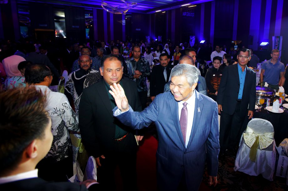 ZAHID ketika hadir pada Majlis Anugerah (SAM di hotel Petaling Jaya Hilton. FOTO/LUQMAN HAKIM ZUBIR  