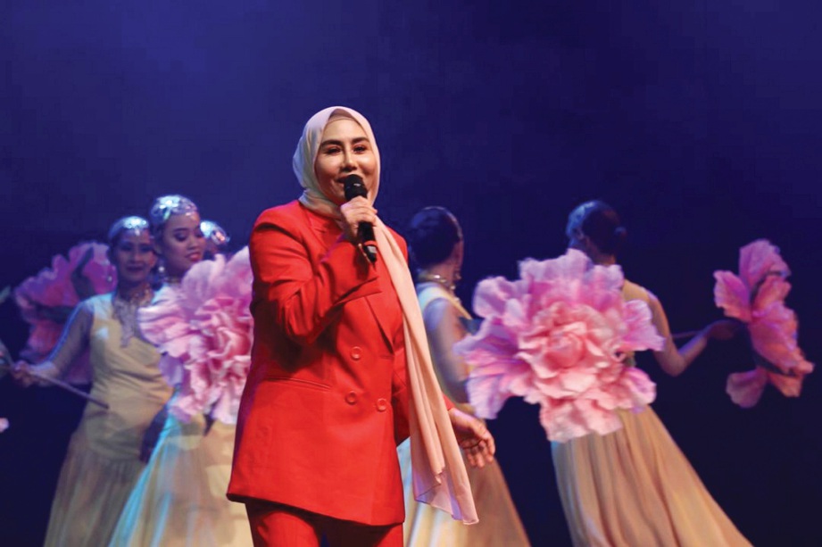 Ella membuat persembahan di Istana Budaya sempena perasmian pelancaran Program Istana Budaya 2019.