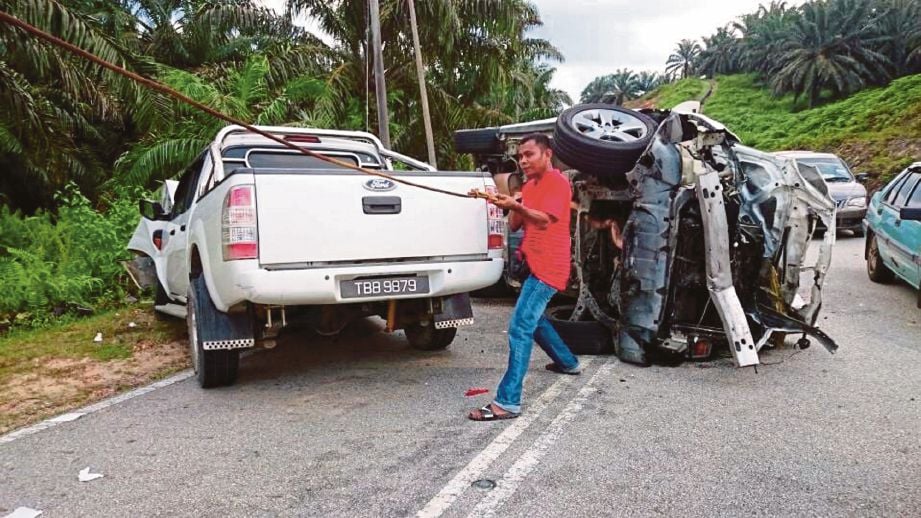 KEADAAN kenderaan mangsa yang terbabit dalam kemalangan maut.