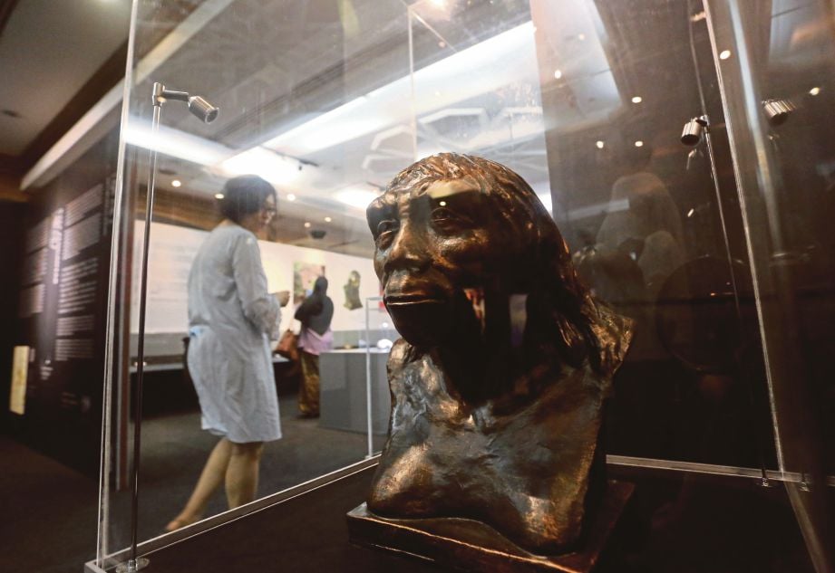 PAMERAN Manusia Peking di Muzium Negara menghimpunkan 117 koleksi sejarah dan kebudayaan manusia terawal di China.