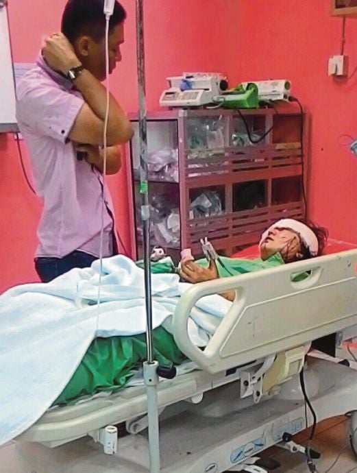  Nur Shafiqa  dirawat HUSM, Kota Bharu kerana kecederaan di muka akibat ditoreh.