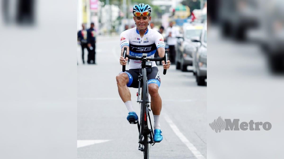 Pelumba dari pasukan Terengganu Cycling Team (TSG) Mohd Harrif Salleh. FOTO Amran Hamid
