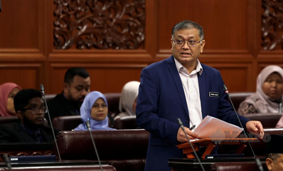 Timbalan Menteri Dalam Negeri Datuk Seri Dr Shamsul Anuar Nasarah ketika Sidang Dewan Negara di Bangunan Parlimen hari ini. FOTO BERNAMA