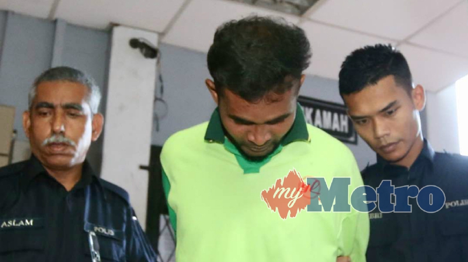 PEKERJA kilang, K K Ravi 33, didenda RM7,000 selepas mengaku bersalah memiliki video dan gambar lucah dalam telefon bimbit di sebuah hotel bajet di Taman Jubliee pada September 2016 di Mahkamah Majistret, Ipoh. FOTO Abdullah Yusof