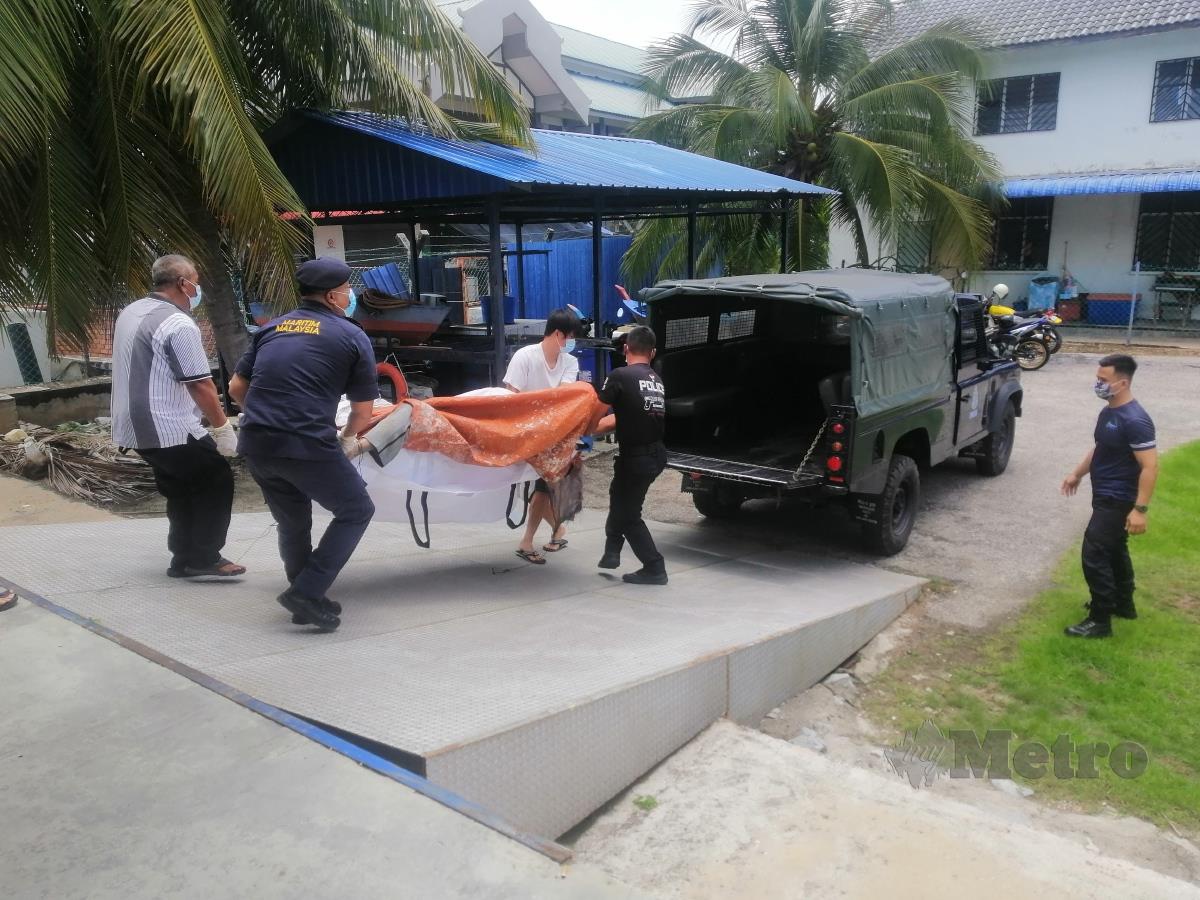 Mayat Cheah Teang Khee ditemui nelayan pada jam 12.23 tengah hari di 7.5 batu nautika barat Perairan Kuala Kurau. FOTO SHAIFUL SHAHRIN AHMAD PAUZI