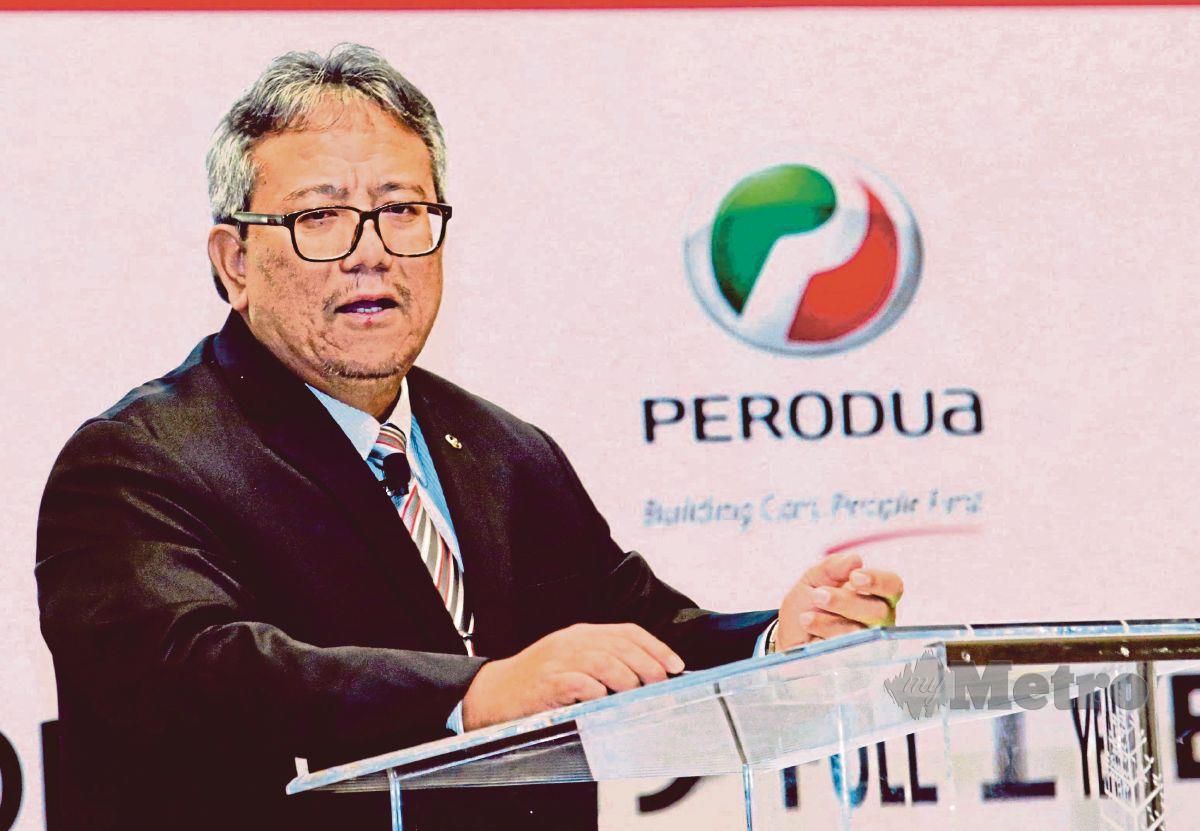 PRESIDEN dan Ketua Pegawai Eksekutif Perodua, Datuk Zainal Abidin Ahmad.