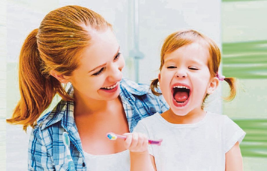 JALANI pemeriksaan gigi anak seawal usia setahun.