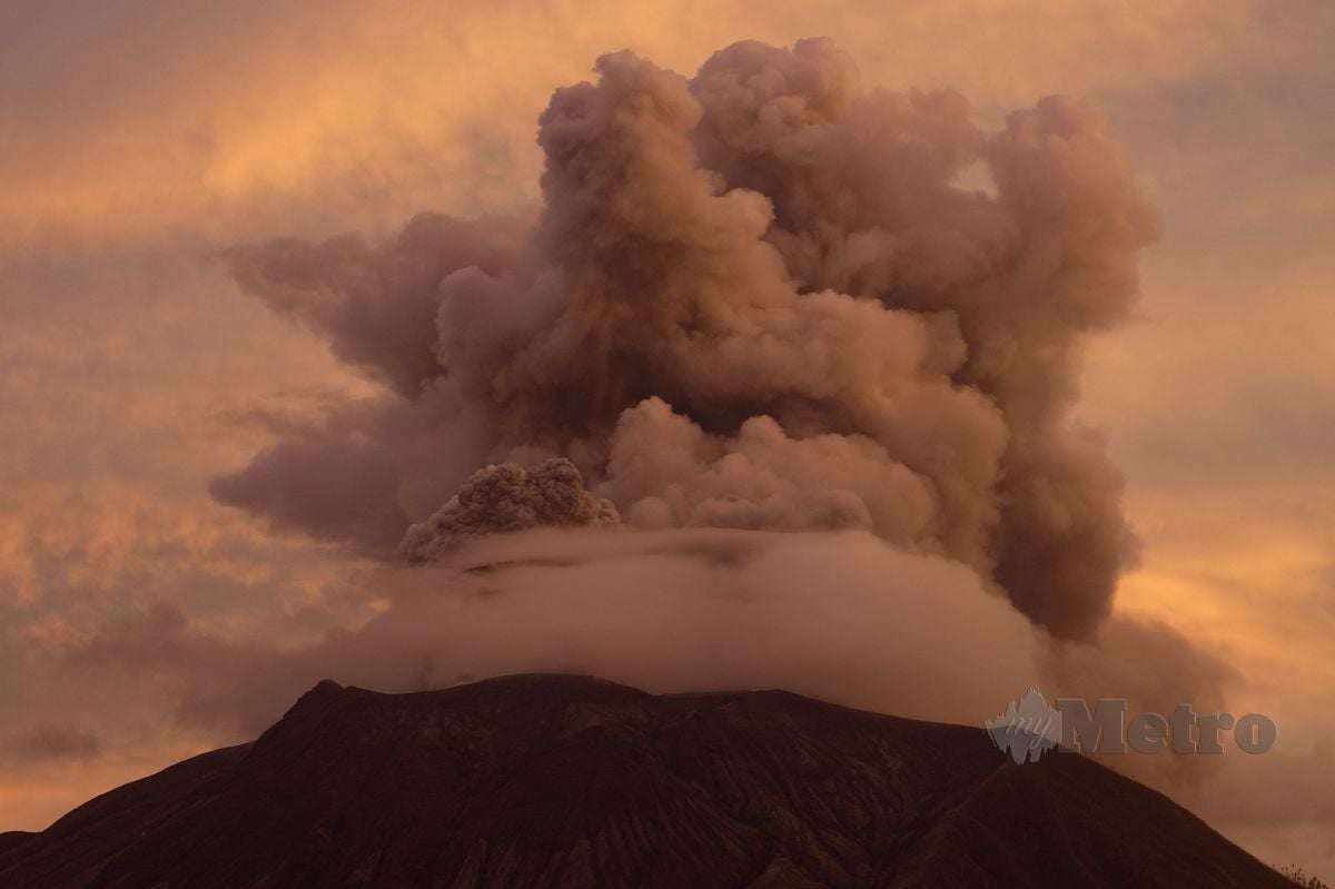 Letusan Gunung Berapi Ruang. FOTO AFP
