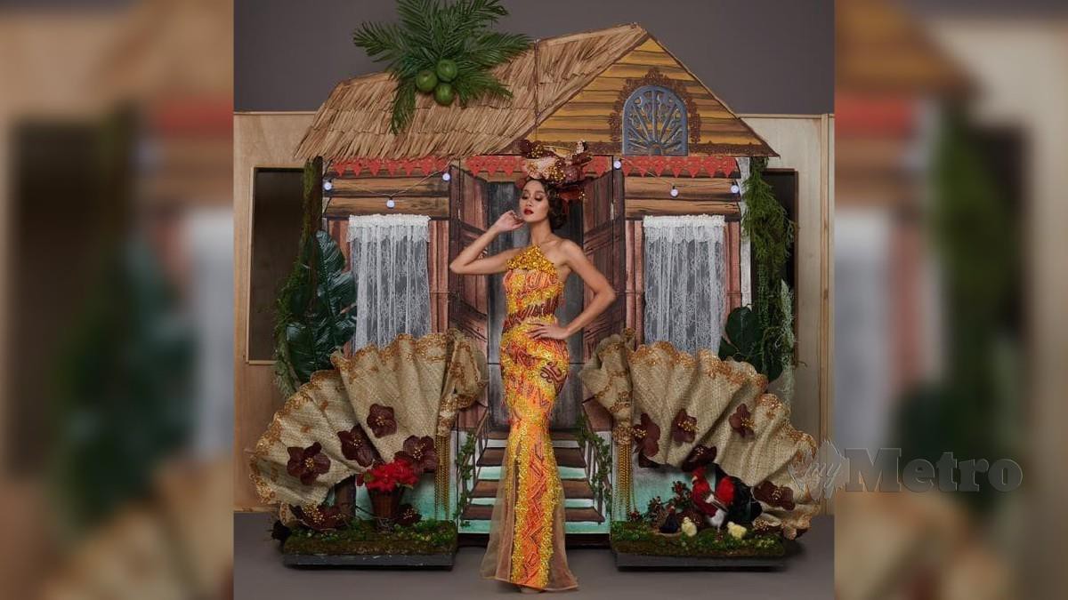 Francisca Luhong James menggayakan kostum Kampungku untuk dibawa ke Miss Universe 2020 di Florida, Amerika Syarikat. 