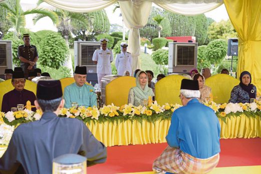PERKENAN Sultan Perak dipohon untuk memulakan Istiadat Meletak Kerja di Istana Iskandariah.