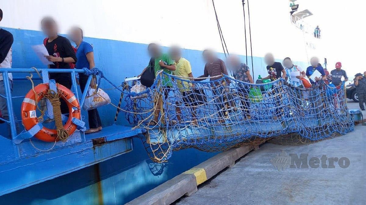 Semua PATI dihantar pulang menggunakan pengangkutan Vessel MV Antonia 1. FOTO Ihsan JIM