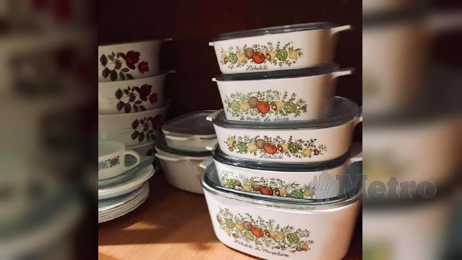 Koleksi pinggan mangkuk antik keluaran tahun 1970-an yang mempunyai nilai tinggi di pasaran luar negara. FOTO Hazwani