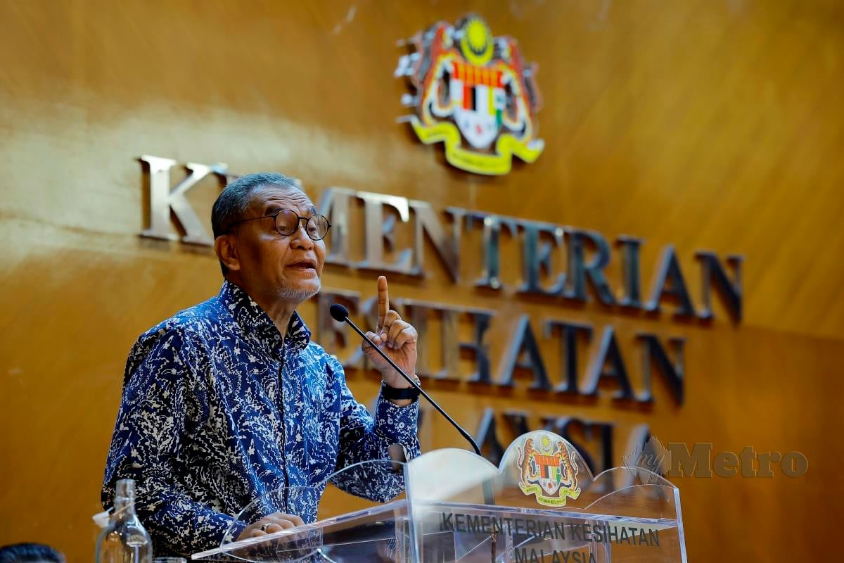 Menteri Kesihatan, Datuk Seri Dr Dzulkefly Ahmad menyampaikan ucapan pada Pelancaran Kajian Kesihatan dan Morbiditi Kebangsaan (NHMS) & Global Adult Tobacco Survey (GATS) Malaysia 2023 hari ini. FOTO BERNAMA