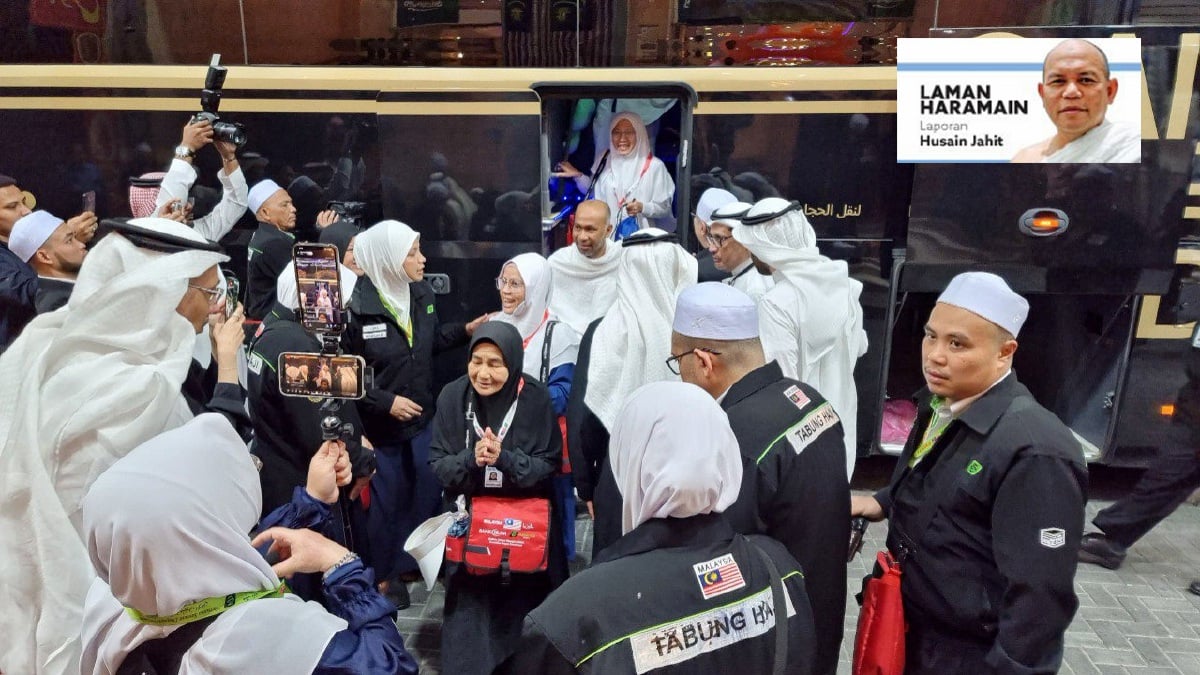 GAMBAR fail, jemaah haji tiba di Makkah disambut Petugas Haji di hotel penginapan. FOTO Husain Jahit