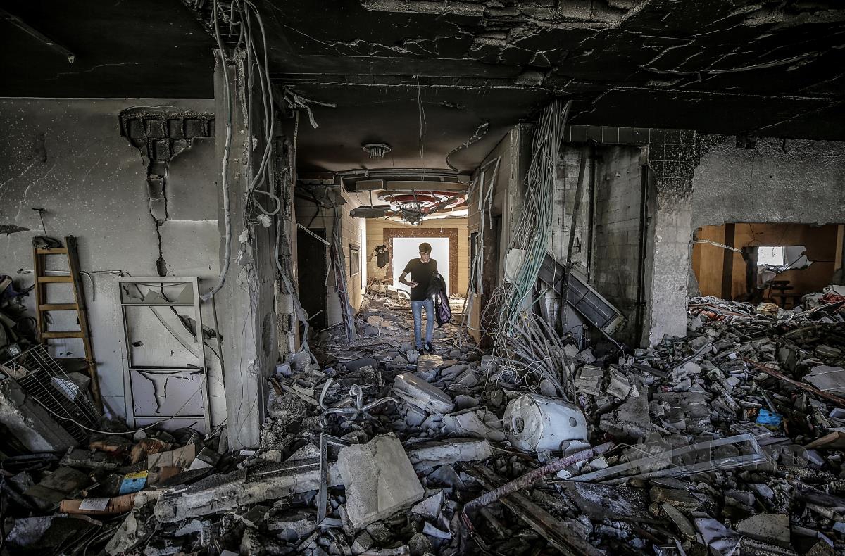 ANTARA rumah rakyat Palestin yang musnah diserang tentera Zionis. FOTO EPA
