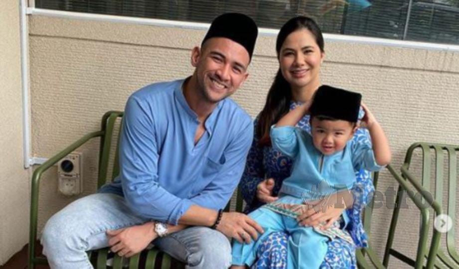 SHARNAAZ bersama isterinya,  Noor Nabila dan  anak  mereka,   Jebat  Jayden.  FOTO  Instagram