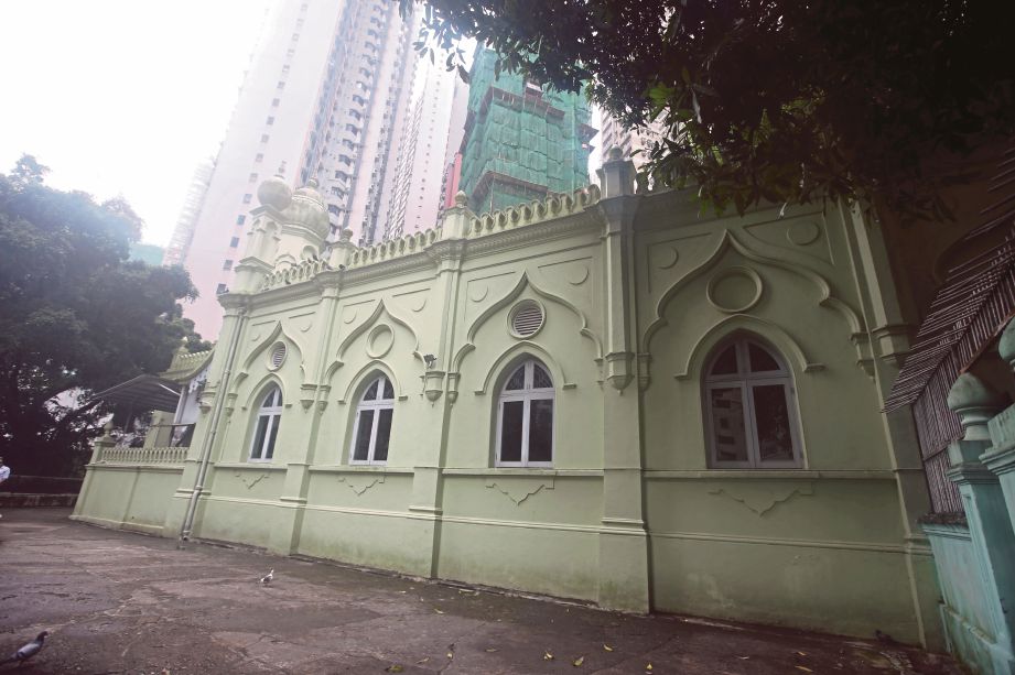 BAHAGIAN luar  Masjid Jamia  di Shelley Street, Central,   Hong Kong.  
