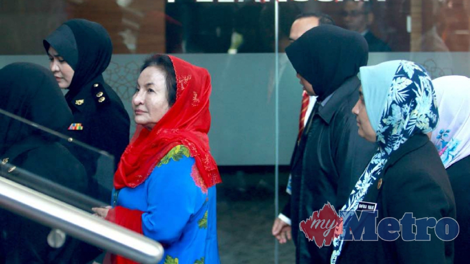ISTERI bekas Perdana Menteri, Datin Seri Rosmah Mansor tiba di Ibu Pejabat Suruhanjaya Pencegahan Rasuah Malaysia (SPRM) untuk memberi keterangan siasatan SRC International. FOTO Sairien Nafis