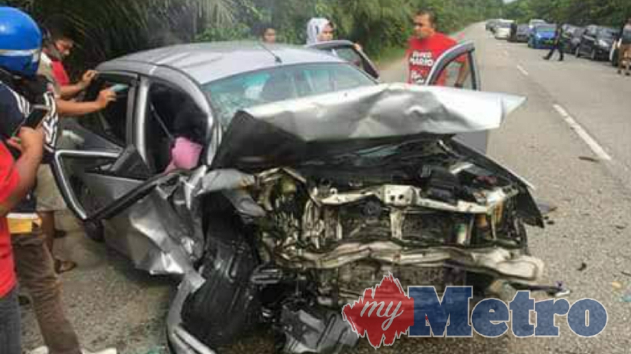  KENDERAAN yang remuk teruk dalam kemalangan Kilometer 55 Jalan Gua Musang - Kuala Krai, dekat Gua Musang, semalam sehingga mengorbankan tiga nyawa. FOTO Ramli Ibrahim