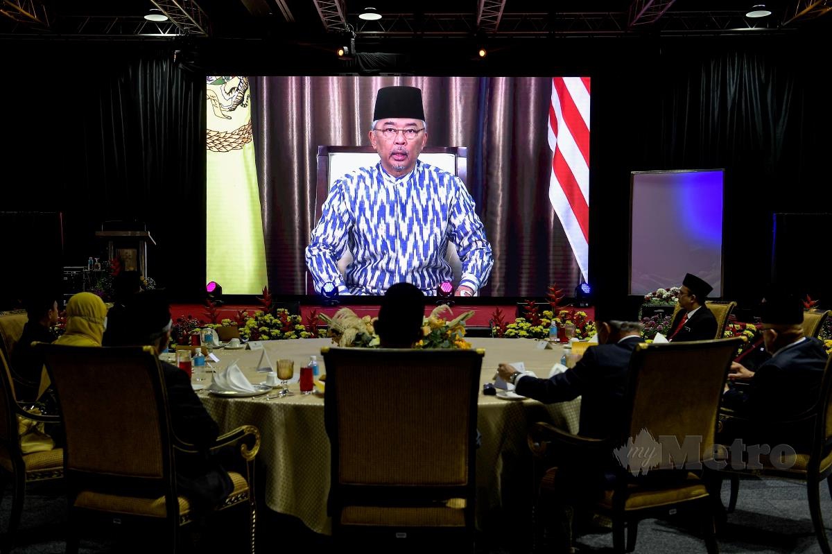 Al-Sultan Abdullah berkenan menyampaikan Titah Diraja secara maya sekali gus melancarkan Pelan Strategik Majlis Agama Islam Wilayah Persekutuan (MAIWP) 2021-2025 dan Manfaat Kewangan Asnaf di Pusat Konvensyen Kuala Lumpur hari ini. FOTO BERNAMA