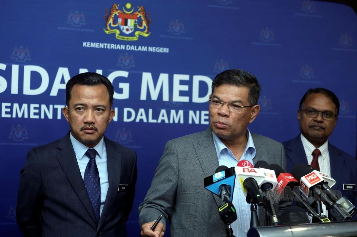  Menteri Dalam Negeri, Datuk Seri Saifuddin Nasution Ismail ketika sidang media selepas Mesyuarat Jawatankuasa Mengenai Pengurusan Pekerja Asing di Putrajaya. FOTO MOHD FADLI HAMZAH