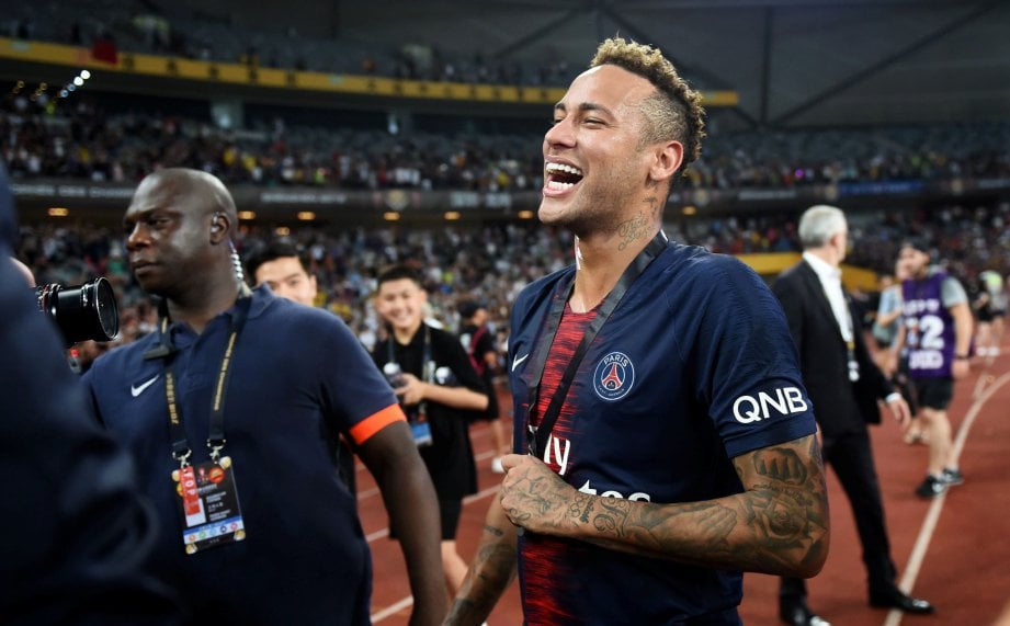 NEYMAR gembira selepas PSG membenam Monaco 4-0. FOTO/AFP 
