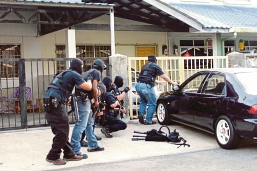 BAHAGIAN Counter Terrorism Cawangan Khas PDRM melumpuhkan aktiviti kumpulan pengganas di Malaysia.