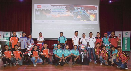 PELUMBA bergambar sempena perasmian musim baru  Kejuaraan Cub Prix AAM Malaysia PETRONAS.