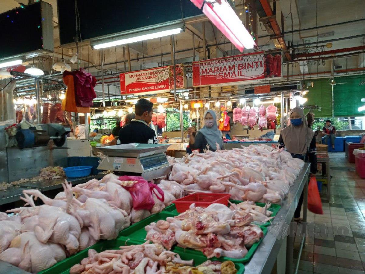  Tidak berlaku lambakan ayam di Pasar Awam Larkin. FOTO OMAR AHMAD