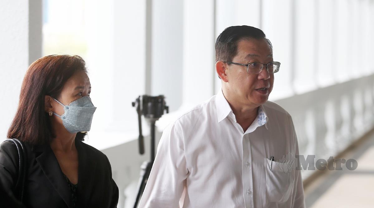 Lim Guan Eng hadir pada perbicaraan  pertuduhan pindaan menggunakan kedudukan sebagai Ketua Menteri Pula Pinang untuk menerima rasuah RM3.3 juta di Mahkamah Sesyen Jenayah. FOTO Saifullizan Tamadi