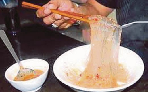 Linut menjadi makanan kegemaran masyarakat  Melanau dibuat daripada tepung lemantak.