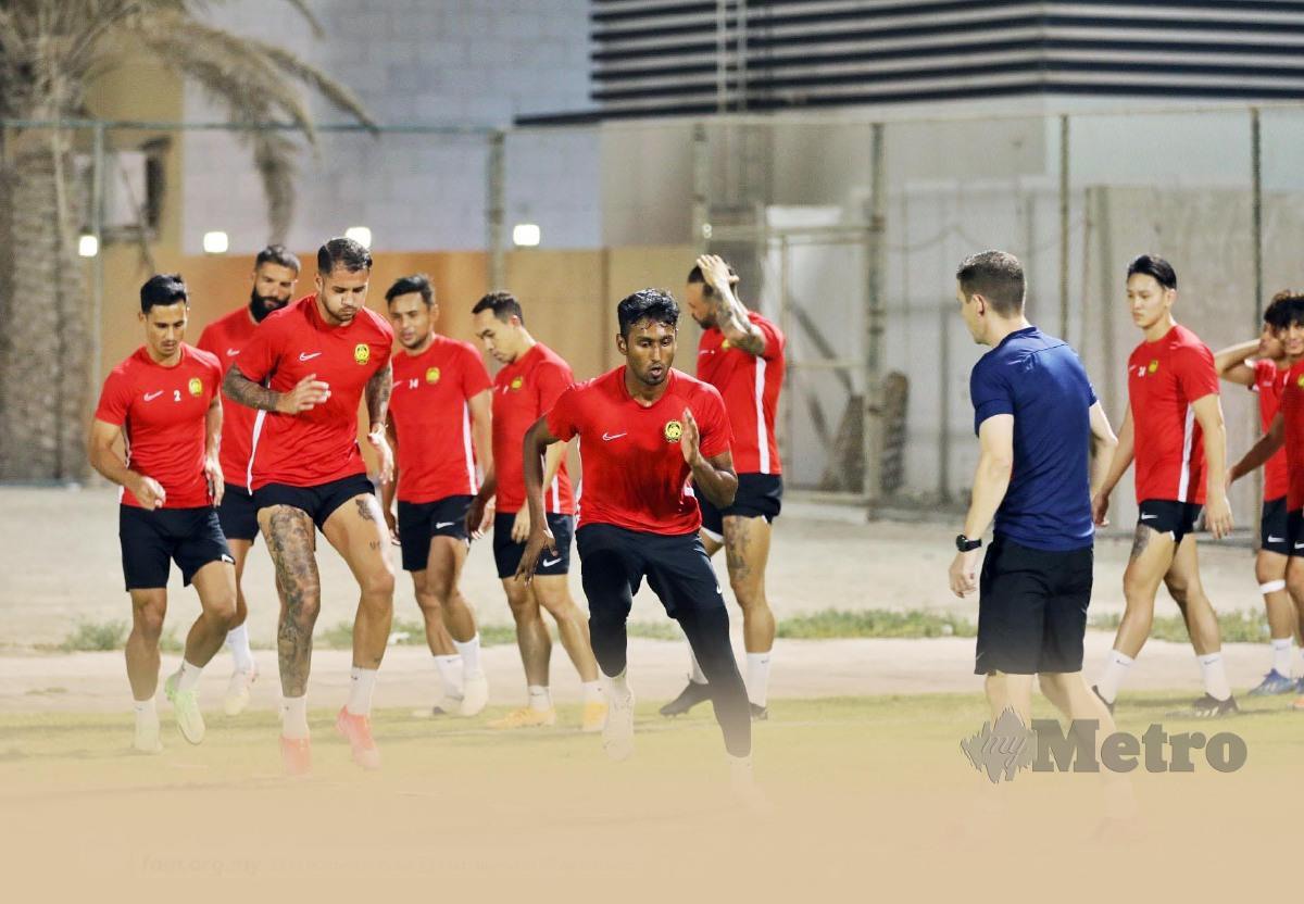 AKSI ELDSTAL (tengah) ketika berdepan UAE.