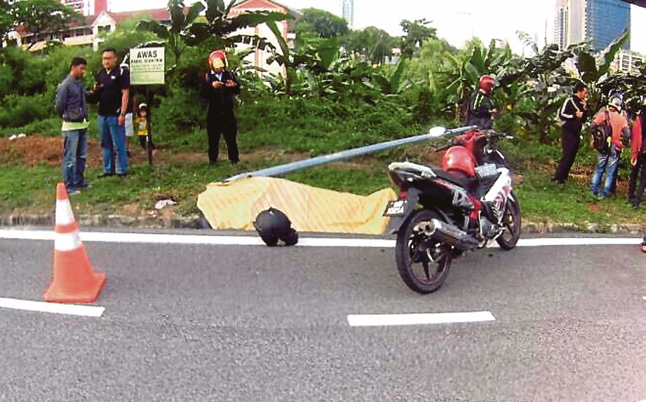 MANGSA maut di lorong motosikal di Kilometer 5.2 Lebuhraya Persekutuan. 