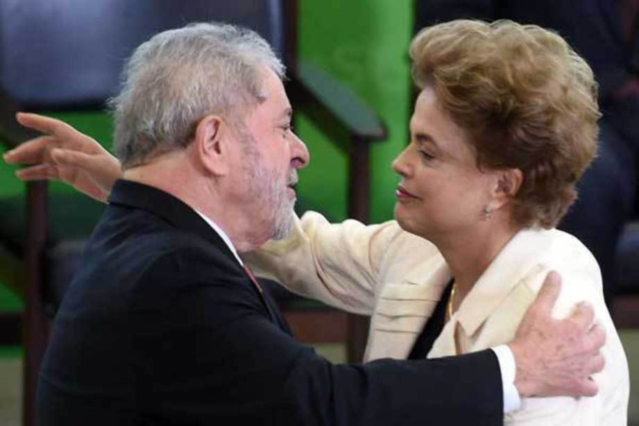 GAMBAR fail menunjukkan Lula (kiri) dan Dilma ketika satu majlis sebelum ini. - Agensi