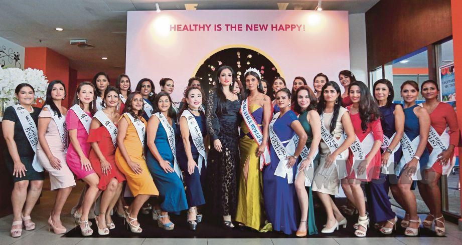  ACARA turut dimeriahkan dengan kehadiran finalis Mrs Malaysia World 2019/2020.