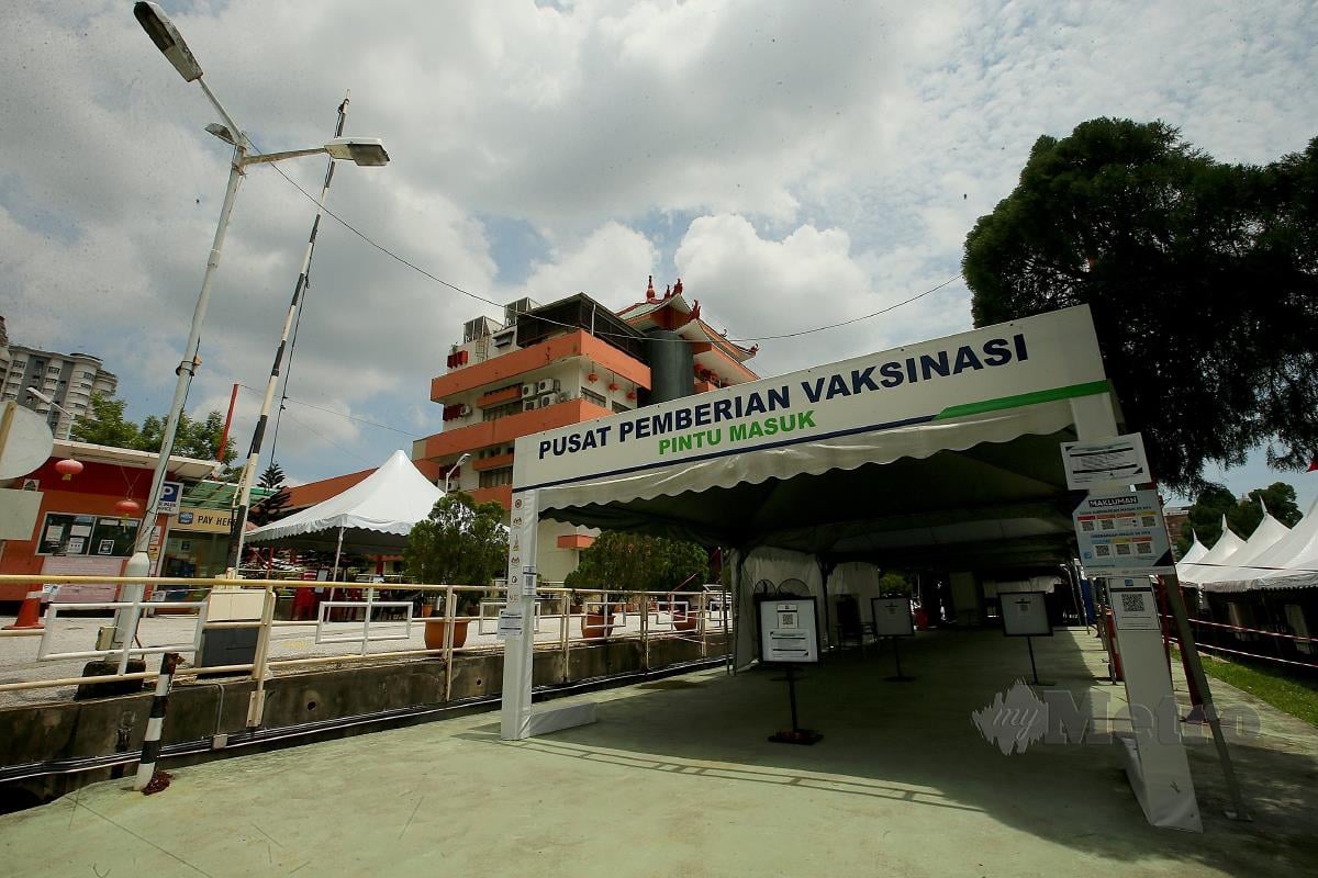 Pusat Pemberian Vaksin (PPV) Dewan Persatuan Hokkien Klang ditutup berikutan kadar vaksinasi di Lembah Klang sudah menghampiri sasaran yang ditetapkan kerajaan serta Kementerian Kesihatan (KKM). FOTO FAIZ ANUAR