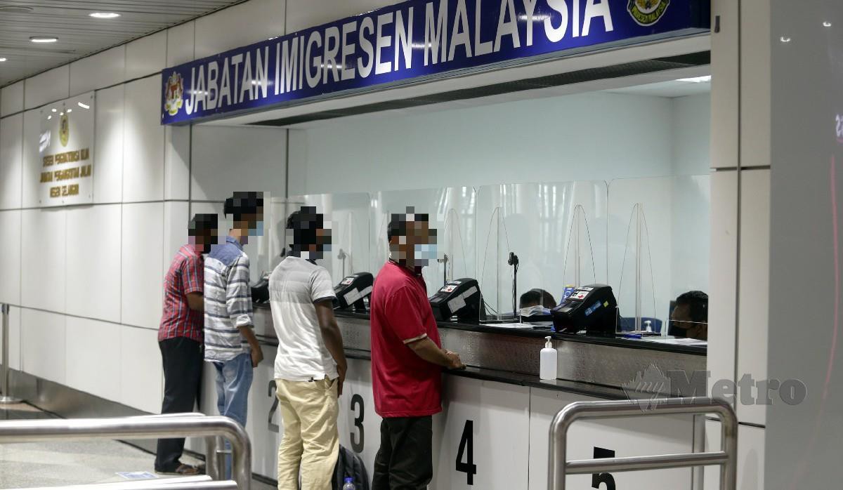 Kaunter Khas Program Rekalibrasi Pulang di Lapangan Terbang Antarabangsa Kuala Lumpur (KLIA). FOTO MOHD FADLI HAMZAH 