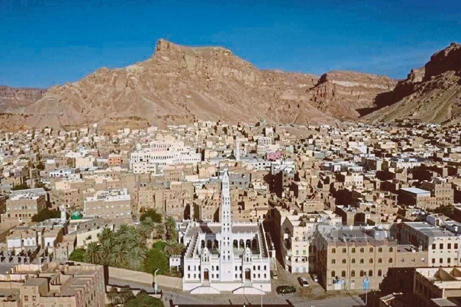 PEMANDANGAN  Kota Tarim di Hadhramaut, Yaman yang menjadi lokasi tumpuan penuntut ilmu.