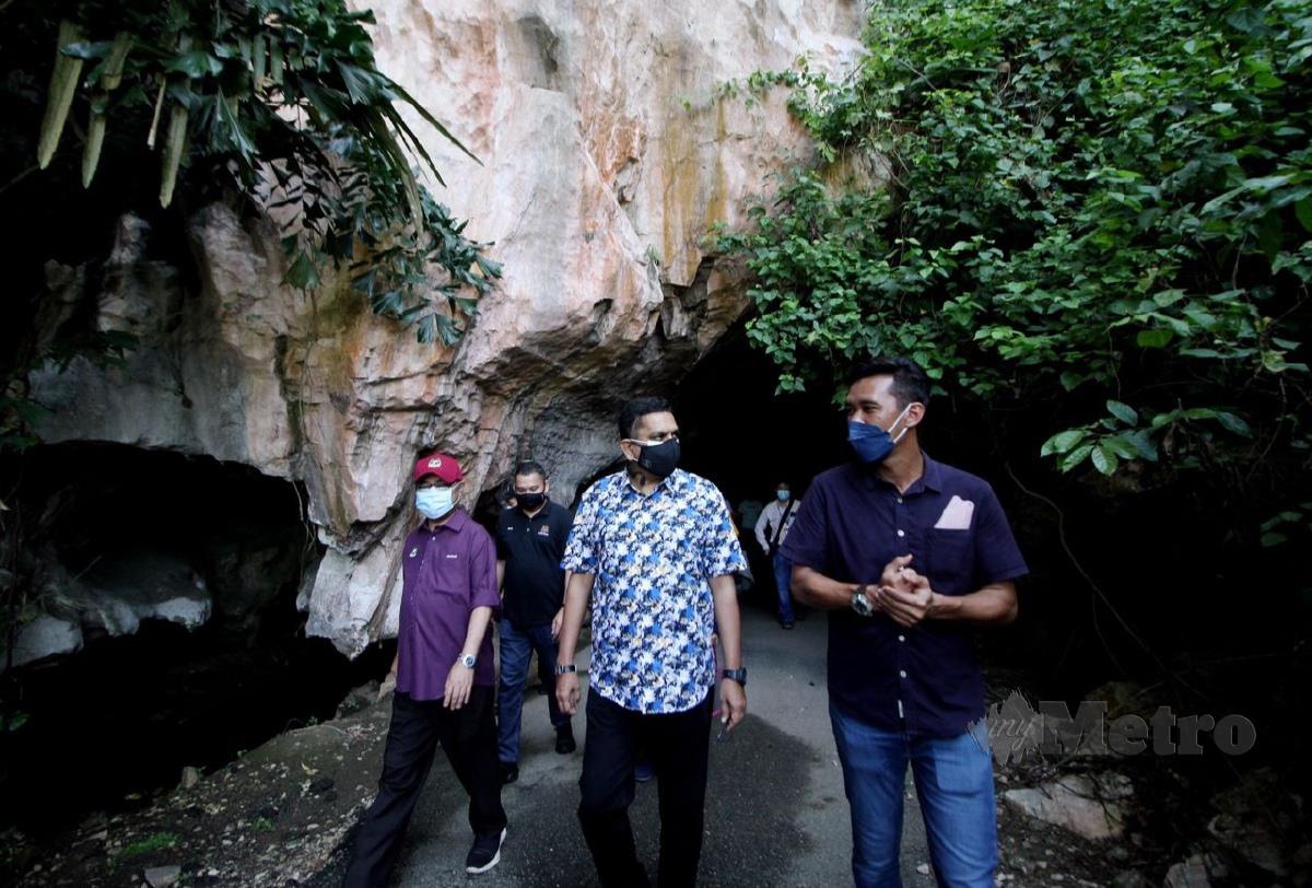 Timbalan Menteri Pelancongan, Kesenian dan Kebudayaan, Datuk Seri Dr Santhara Kumar membuat lawatan kerja di Taman Rekreasi Gunung Lang di Ipoh. FOTO BALQIS JAZIMAH ZAHARI